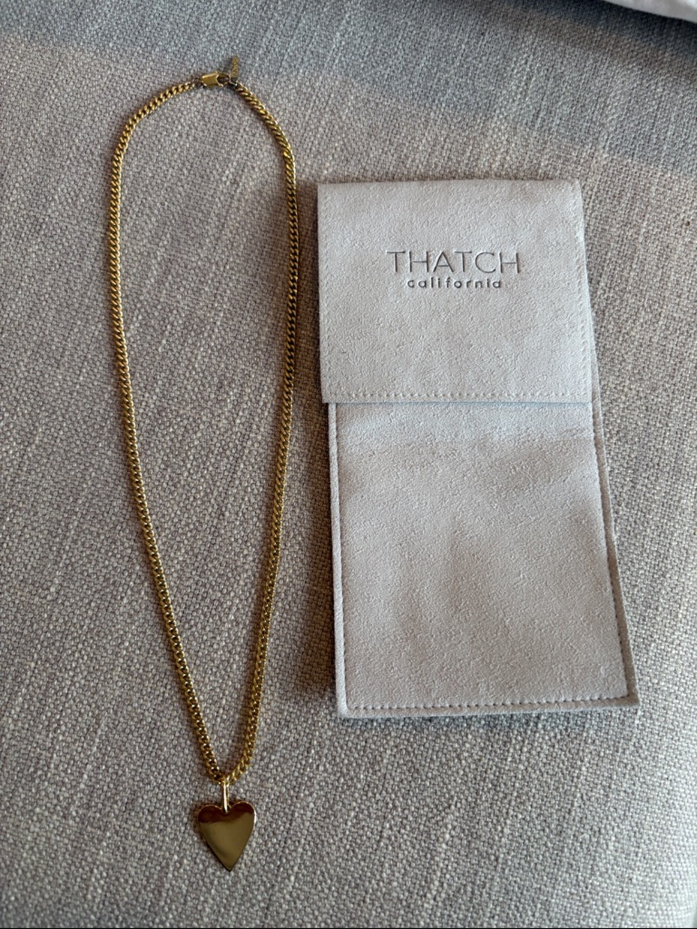 Thatch Amaya curb linkGold-Tone Chain Necklace with polished heart charm
